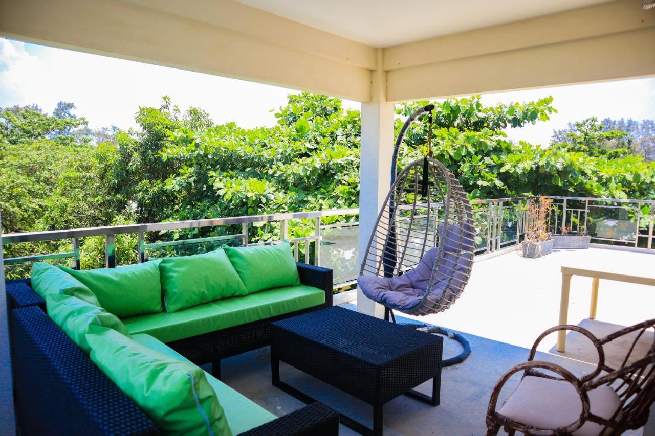 Youhan Beach Resort San Antonio  Esterno foto