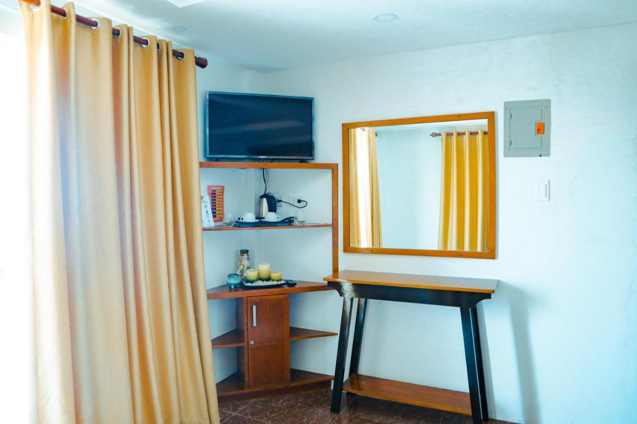 Youhan Beach Resort San Antonio  Esterno foto