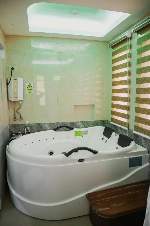 Youhan Beach Resort San Antonio  Esterno foto